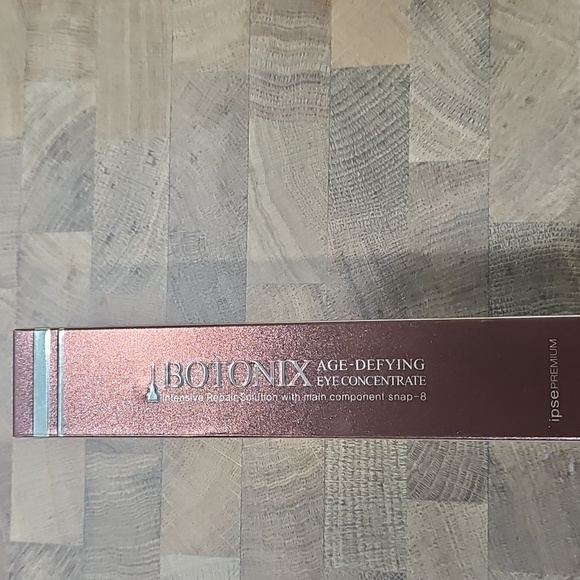 BOTONIX Age Defying Eye Cream 24K Gold and 8 Peptides Lifting and Firming - Picture 6 of 8